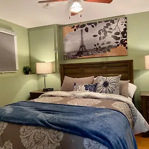 Grace Oasis With 2 Connected Bedrooms With A Pull-out Couch Halifax