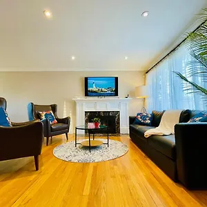 Spacious 3 Bedroom With Parking Halifax